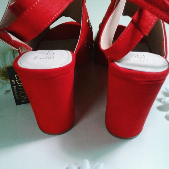 Mules Red GoldEmbellishements Size 7 Firm On Price - Picture 6 of 7